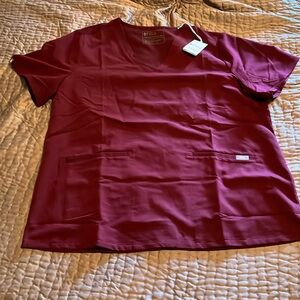 Burgundy figs casma scrub top XXL
